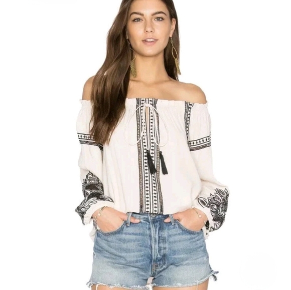 ASTR Off-White Off The Shoulder "Jessa" Boho Peasant Top - Picture 2 of 10